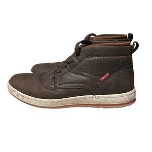 Levi’s High Top Shoes Sz 9
